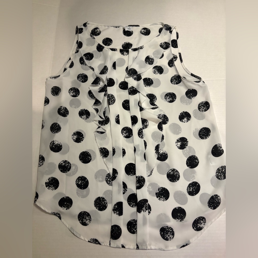 Women’s Elle Sleeveless Medium Blouse White Black Dots With Ruffles